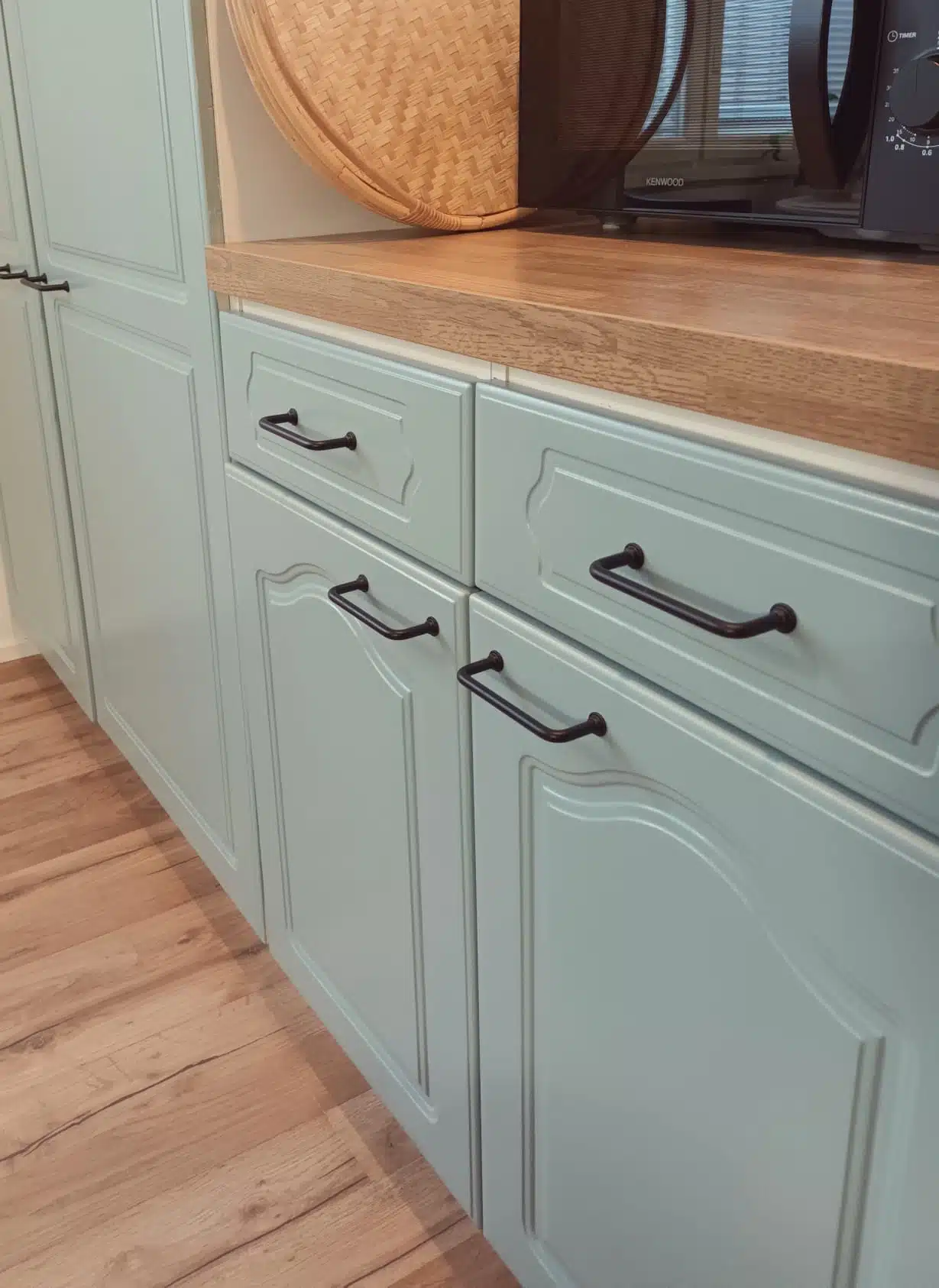 V33 Kalustemaali - Image 3