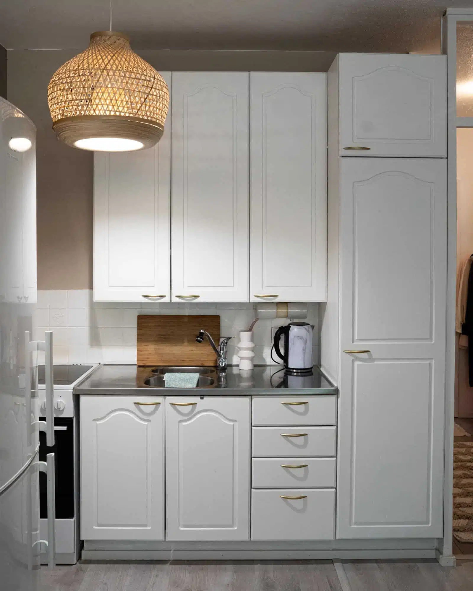 V33 Kalustemaali - Image 5